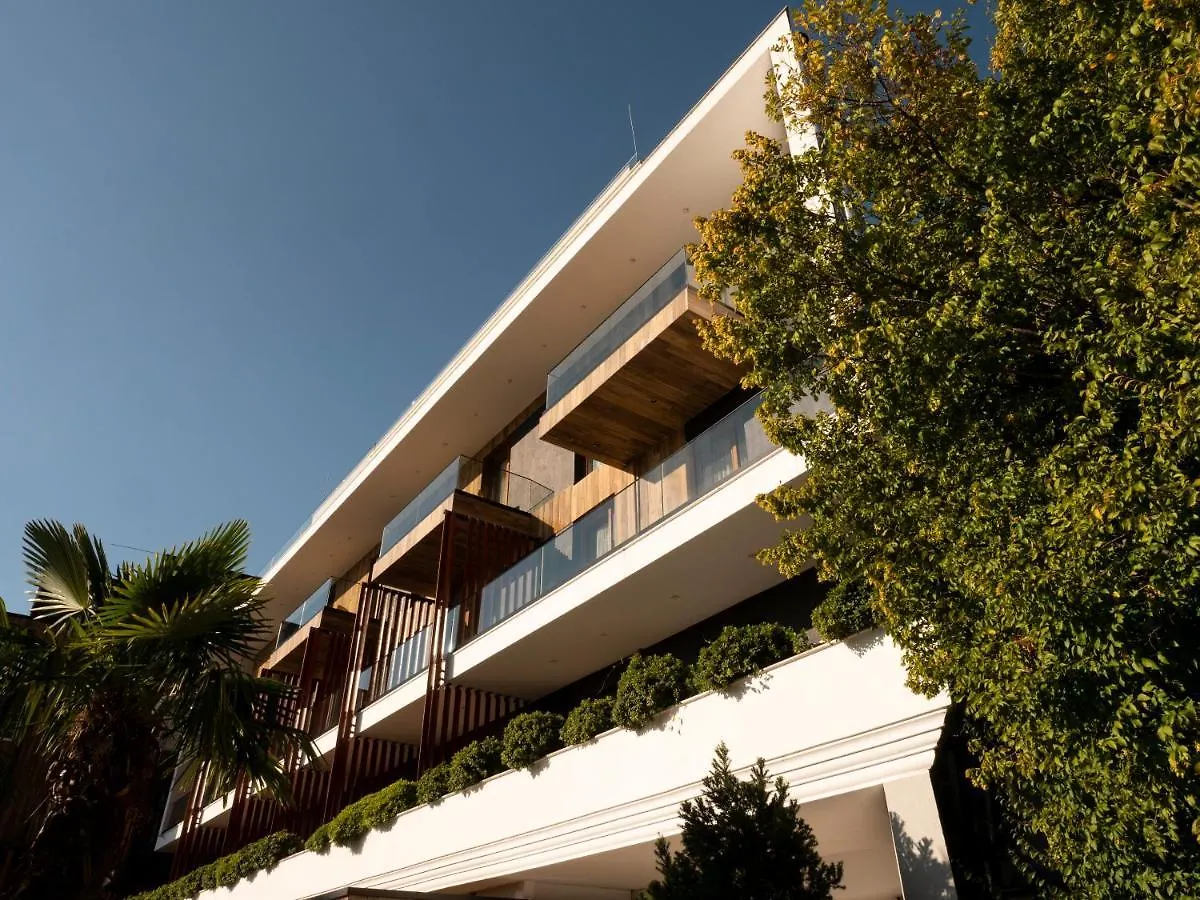 *** فندق Select Hill Resort Linze ألبانيا
