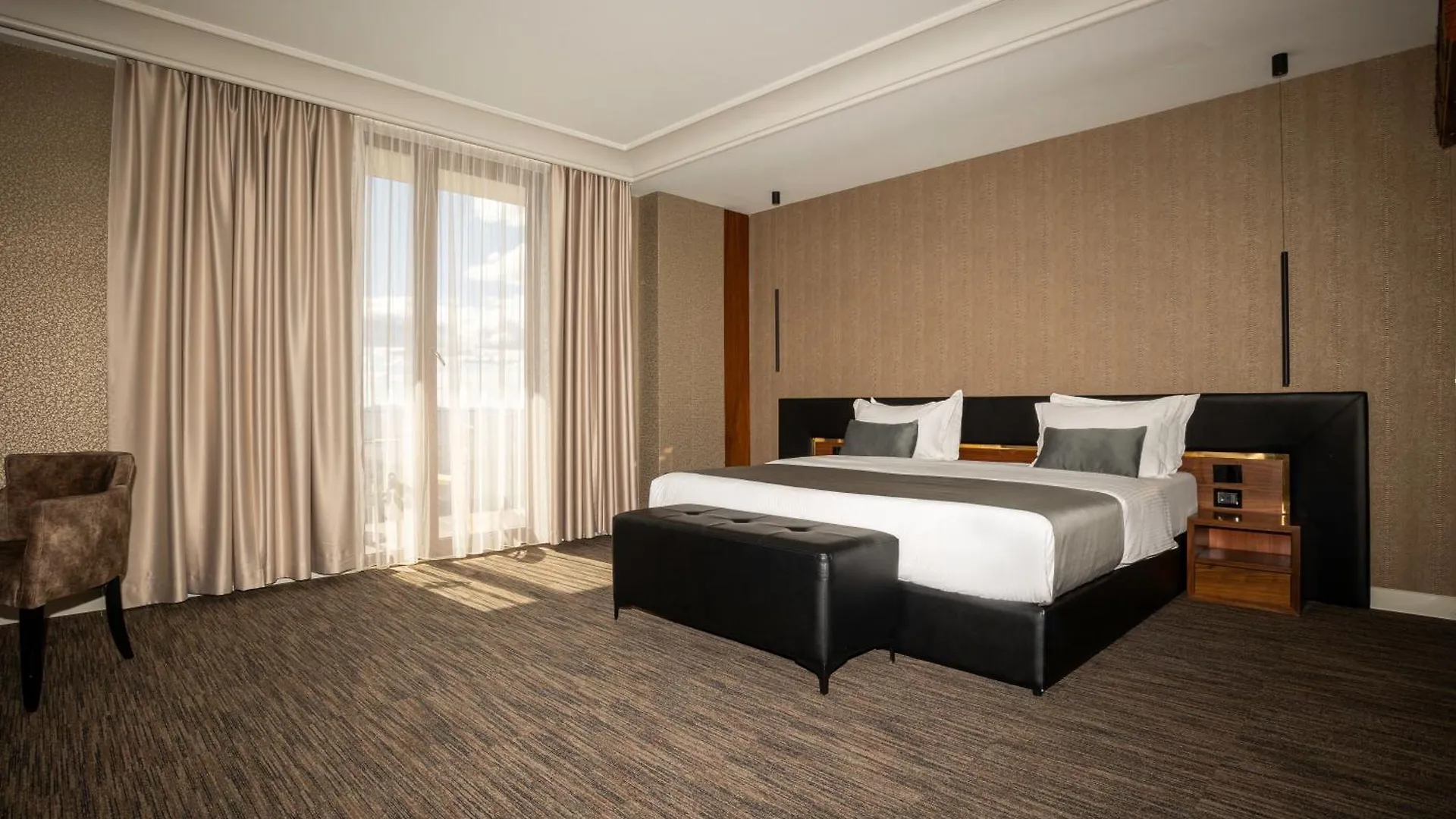 Select Hill Resort Linze