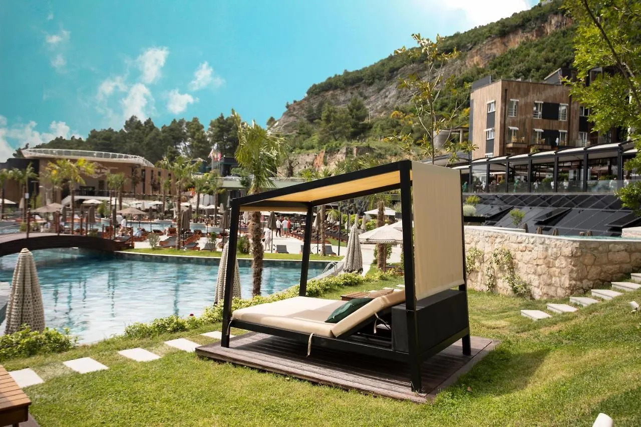 Select Hill Resort Tirana 3*,  Albania