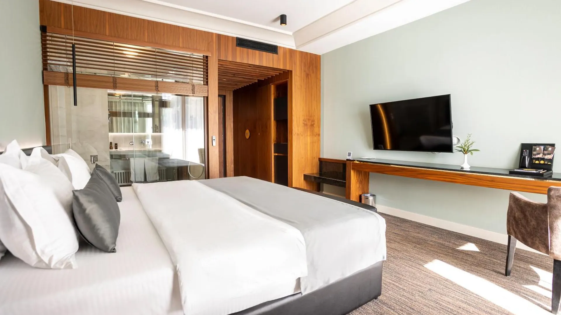 Select Hill Resort Linze
