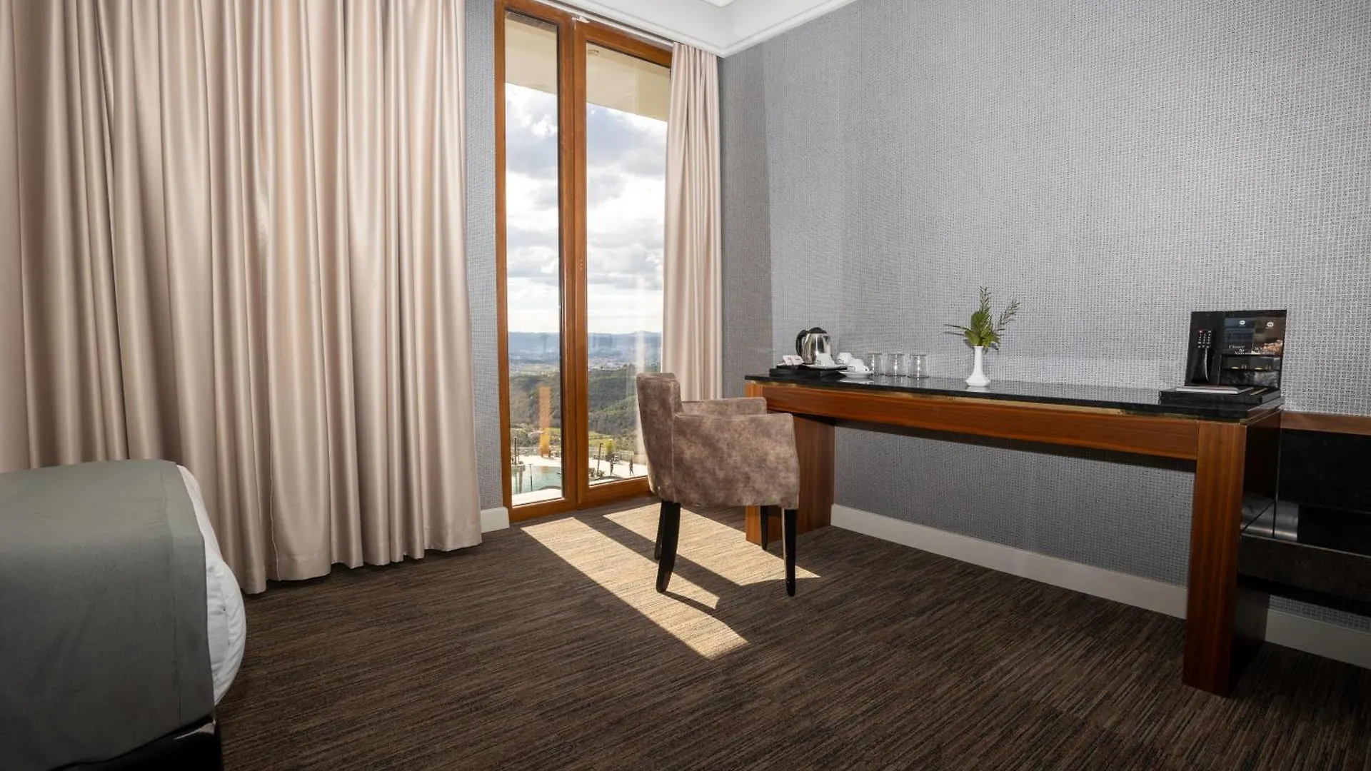 Select Hill Resort Tirana Hotel