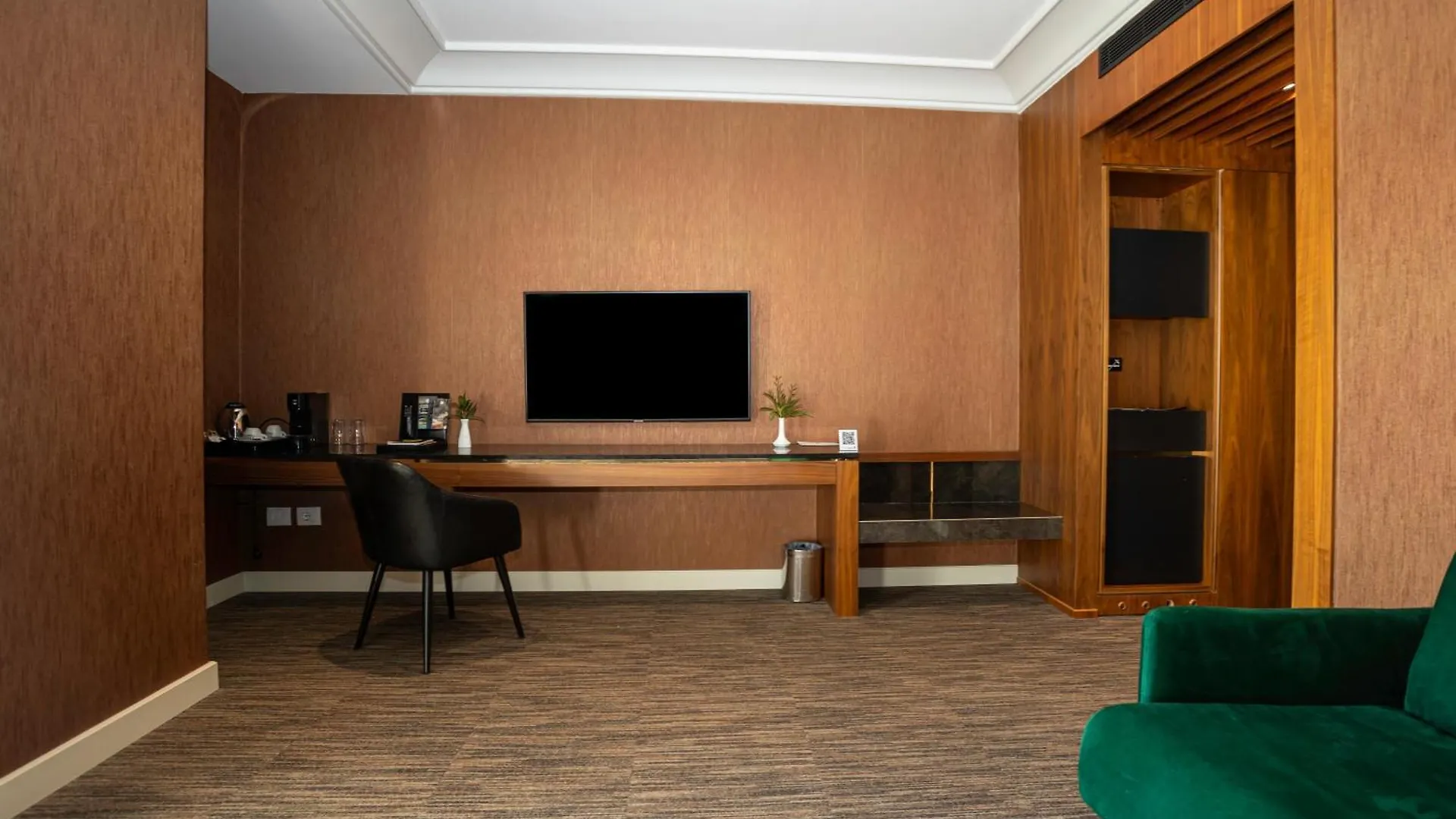 Select Hill Resort Tirana Hotel