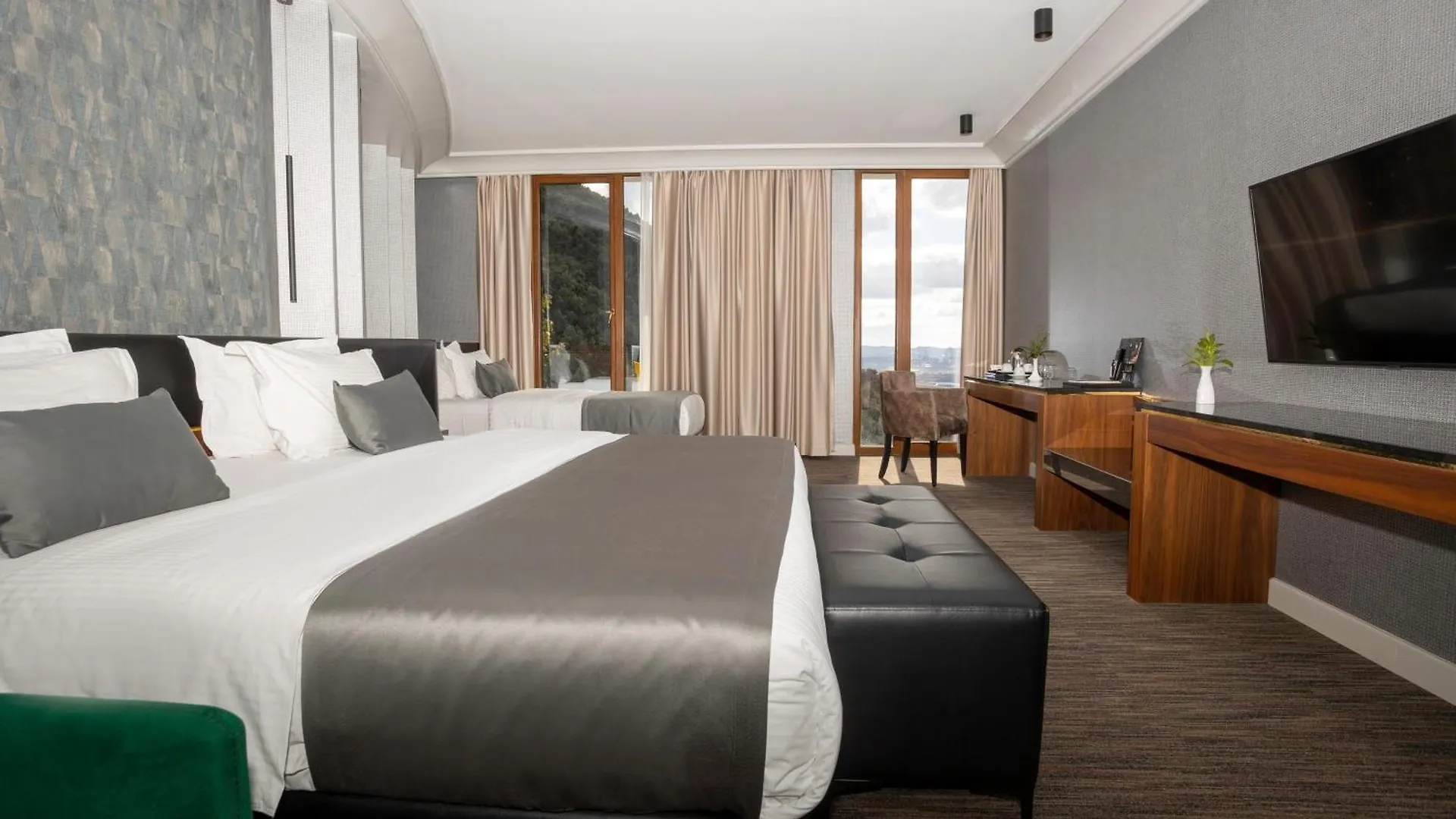 Select Hill Resort Tirana